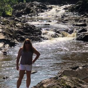 Meet your Posher, Crystal